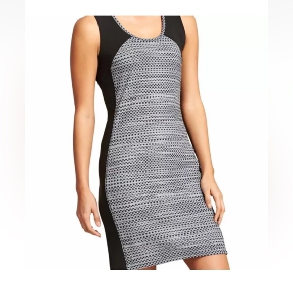 Athleta Dot Fuse Sleeveless  Dress Medium Casual sporty Wicking breathable comfy - Picture 1 of 8